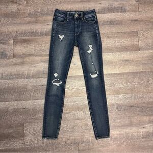 American Eagle Outfitters Women's Dark Blue Distressed Skinny Jeans Size 0